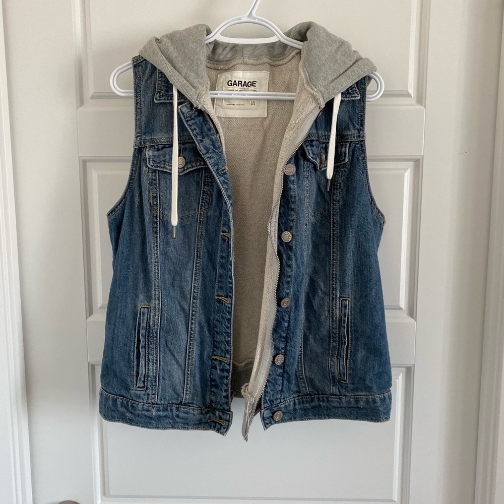 Short denim vest